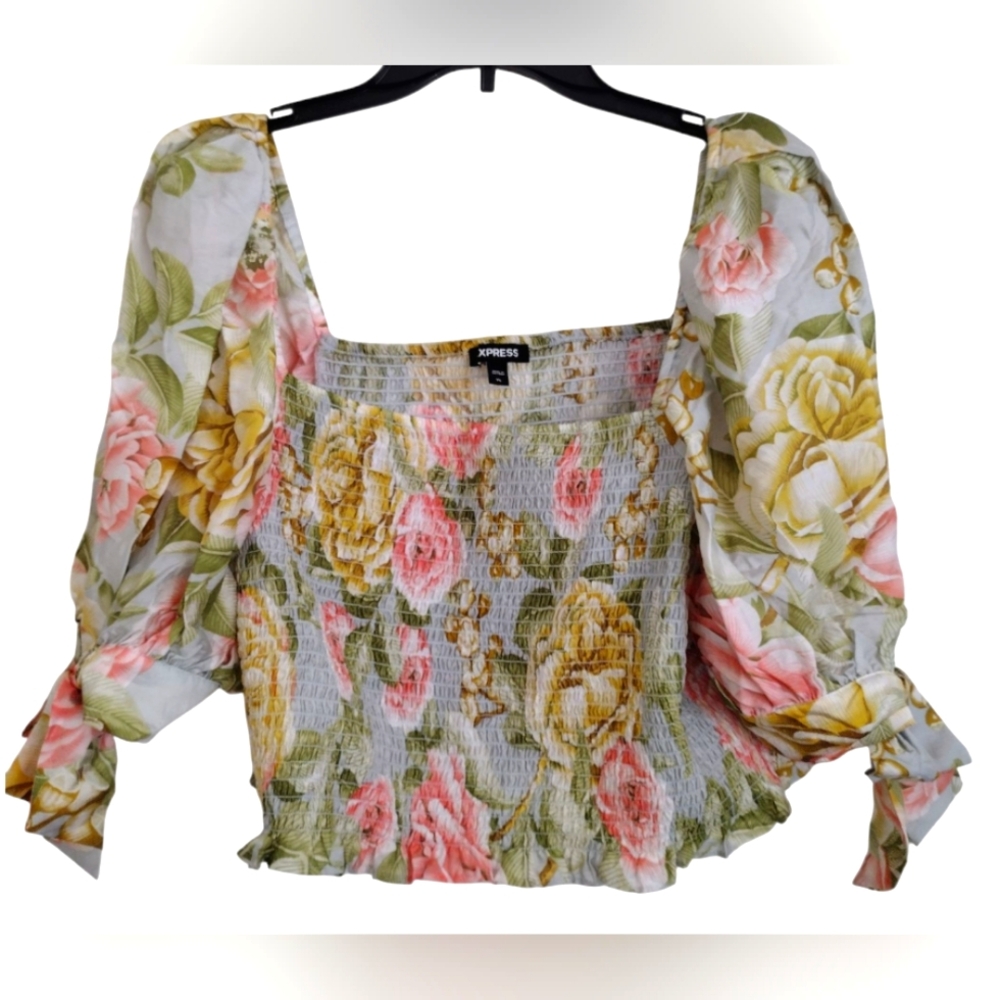 Express pretty multicolor floral cropped smocked top puffy shoulder size XL